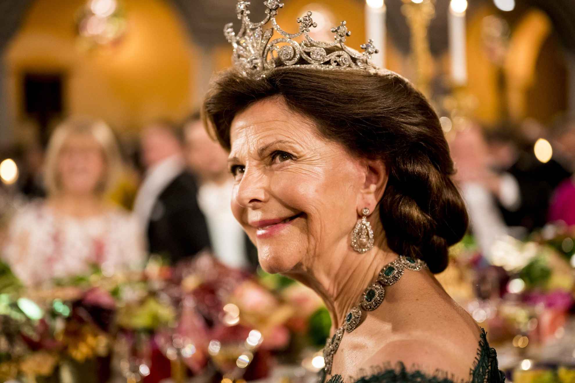 Ein Bild von Silvia, der Königin von Schweden, beim Nobelbankett.