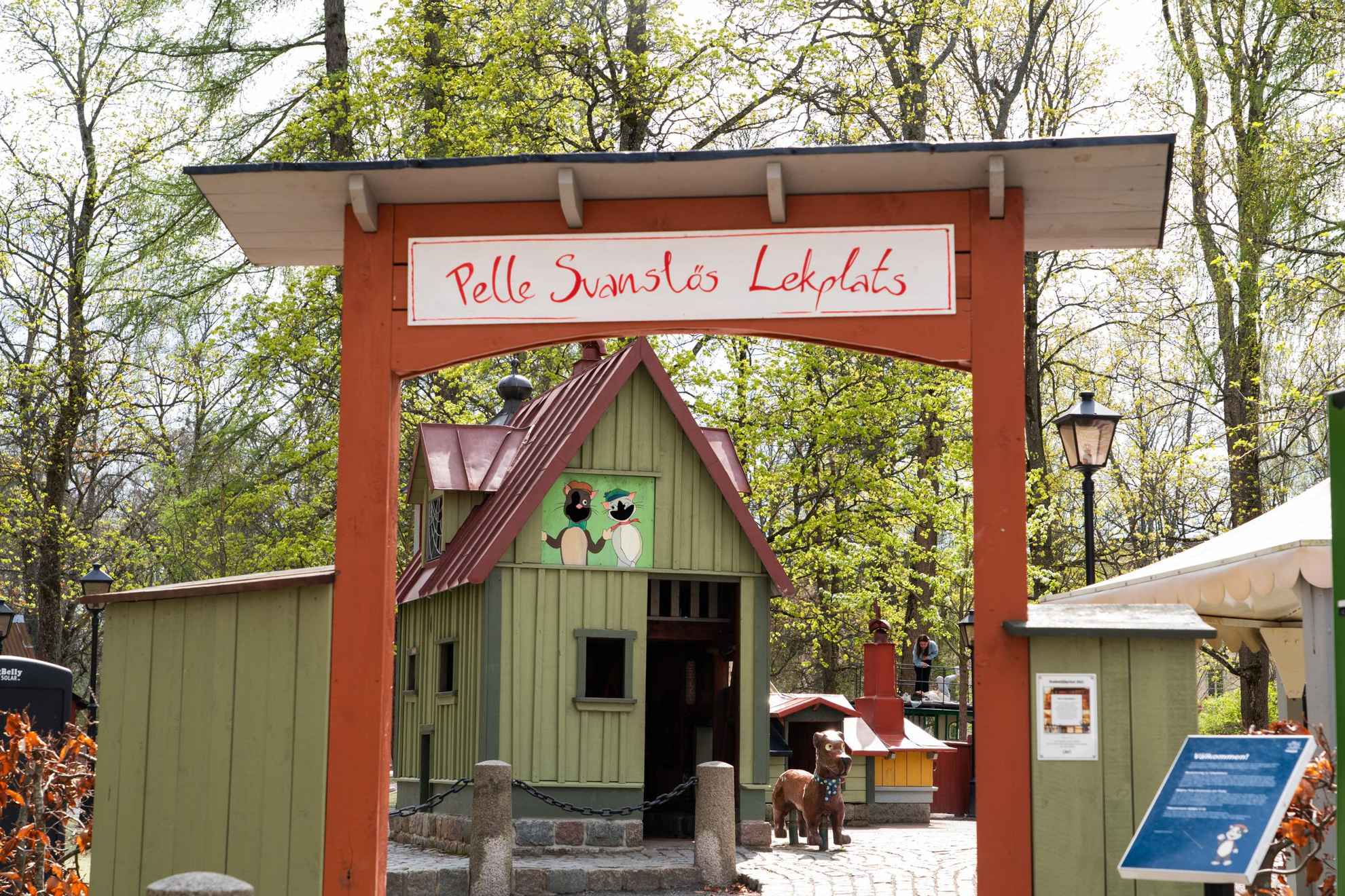 Der Eingang zum Spielplatz Pelle Svanslös („Peter ohne Schwanz“).