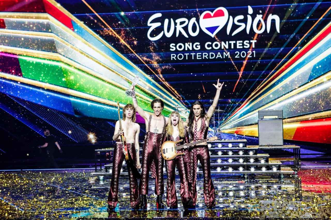 Die italienische Band Måneskin auf der Bühne beim Eurovision Song Contest Finale 2021
