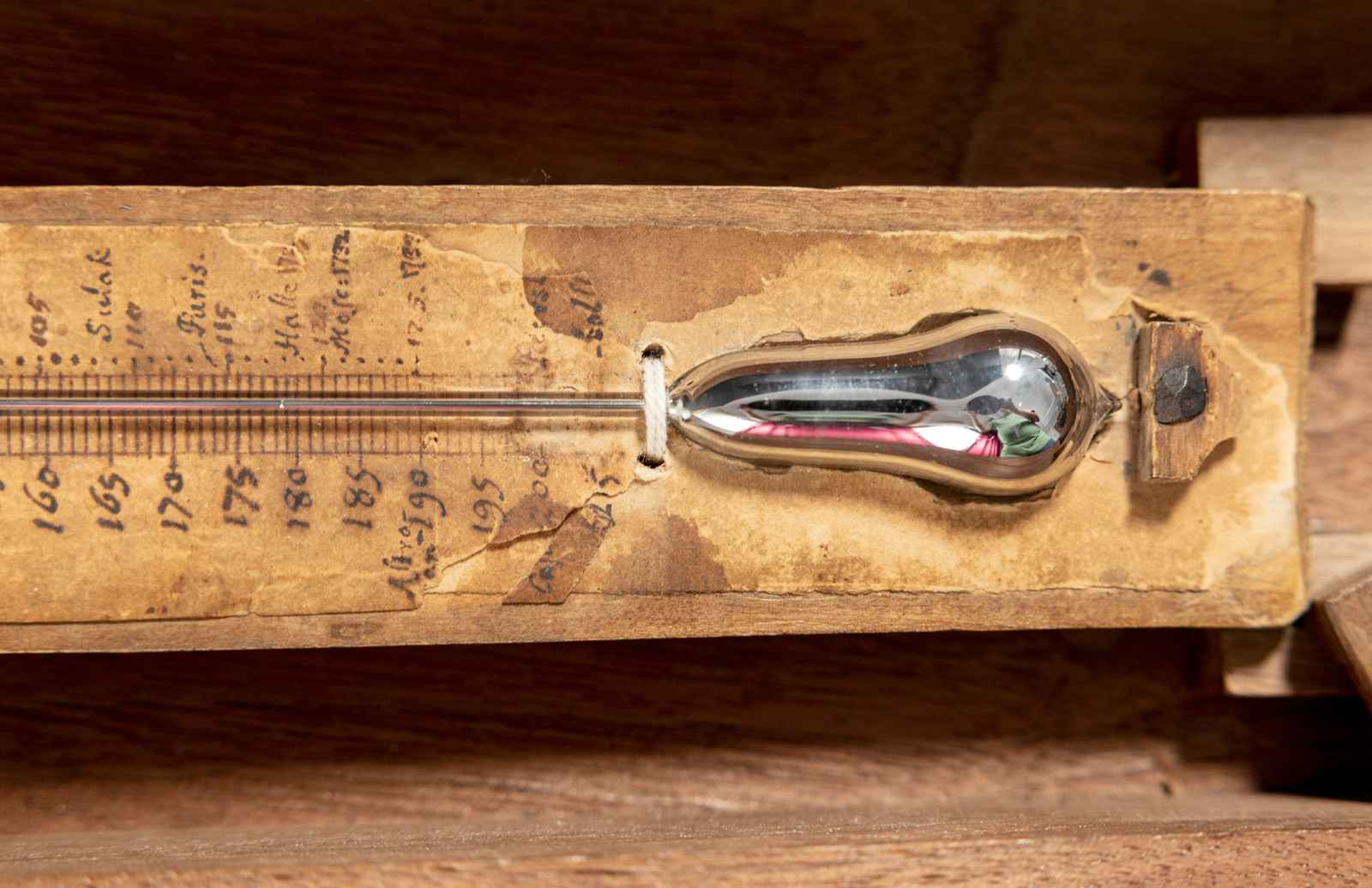 Ein Bild von Celsius' eigenem Thermometer im Museum Gustavianum.