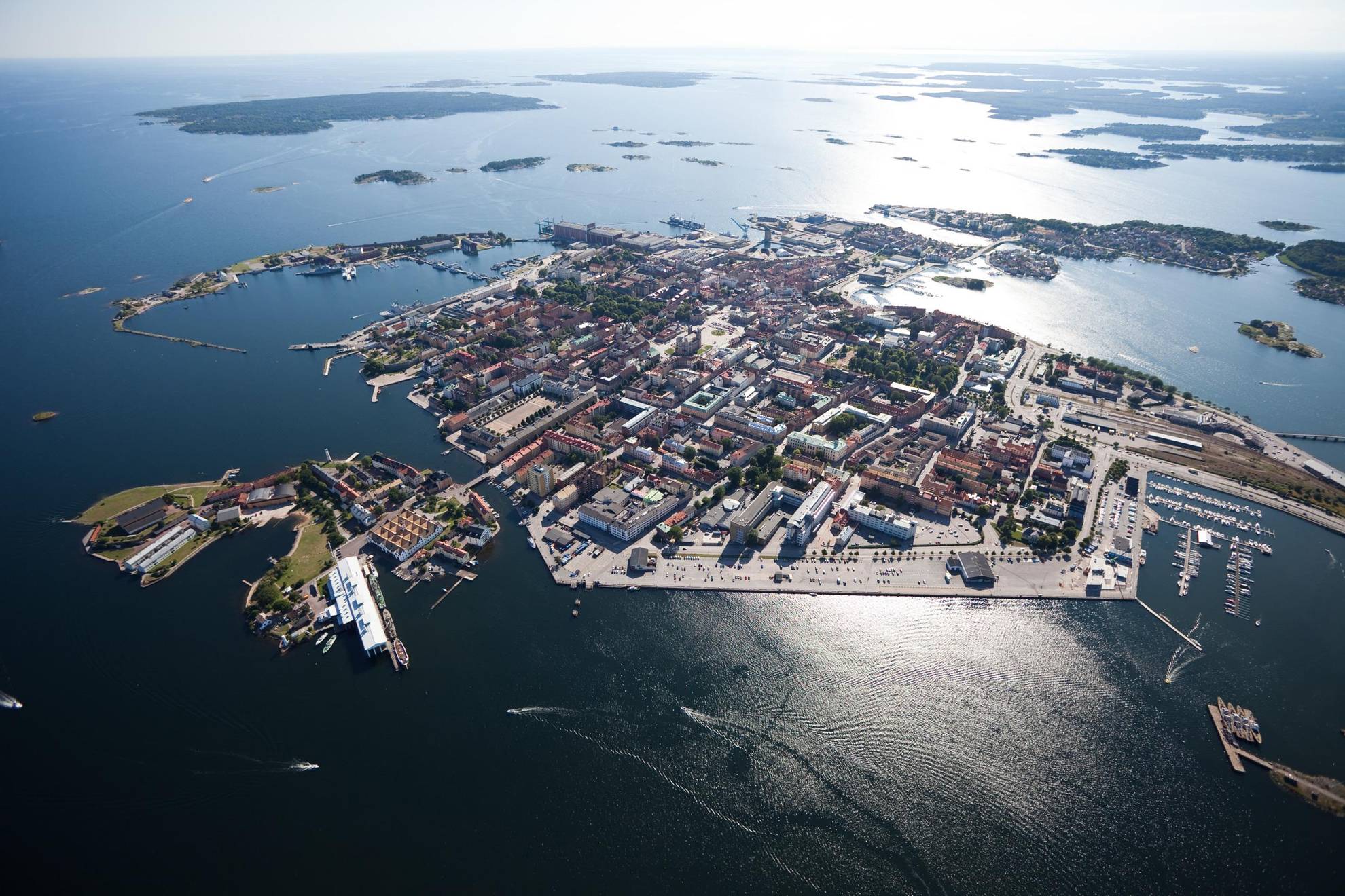 Luftaufnahme des Karlskrona-Archipels.